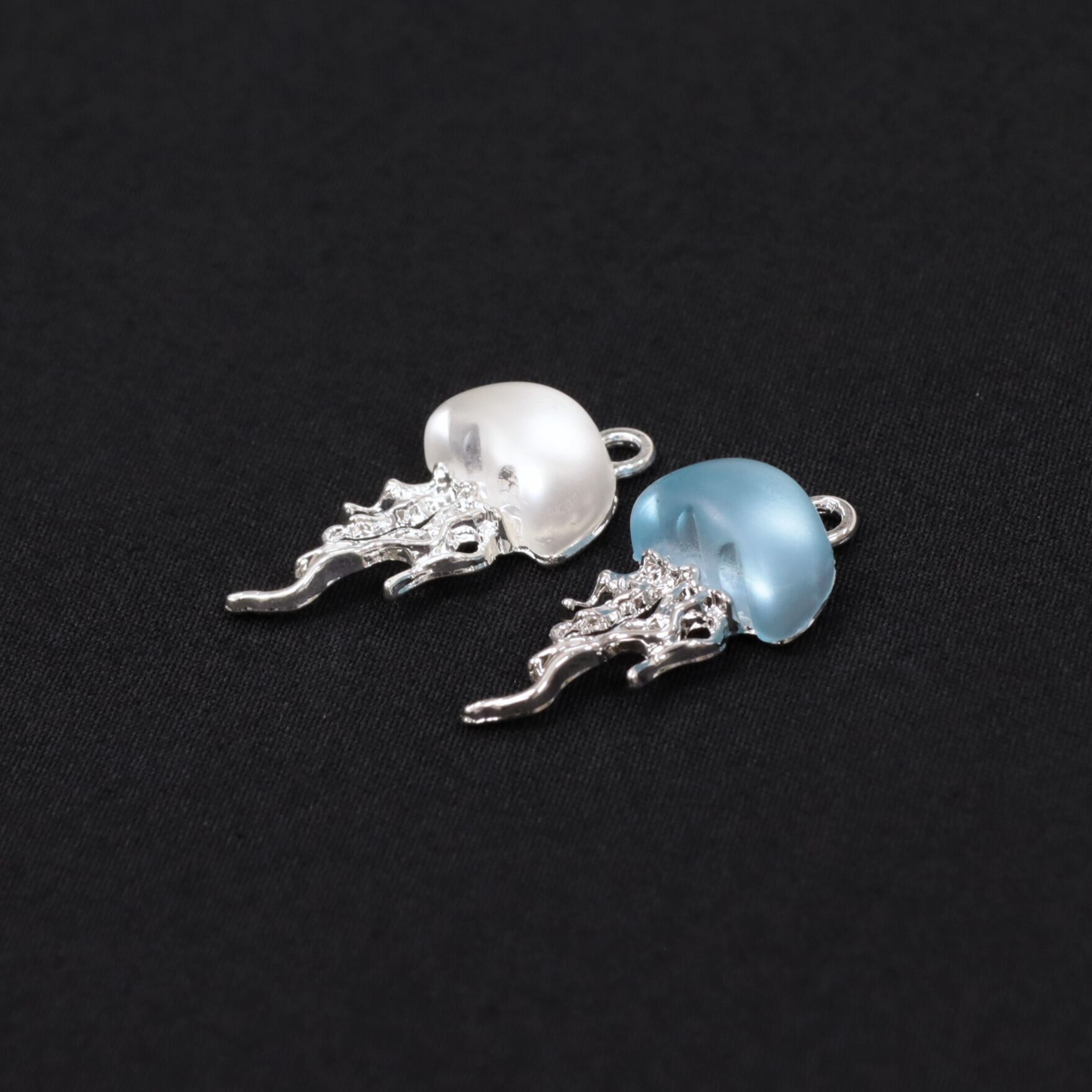 クラゲ パーツ シルバー 立体 金属 02000322 ハンドメイド 装飾 飾り