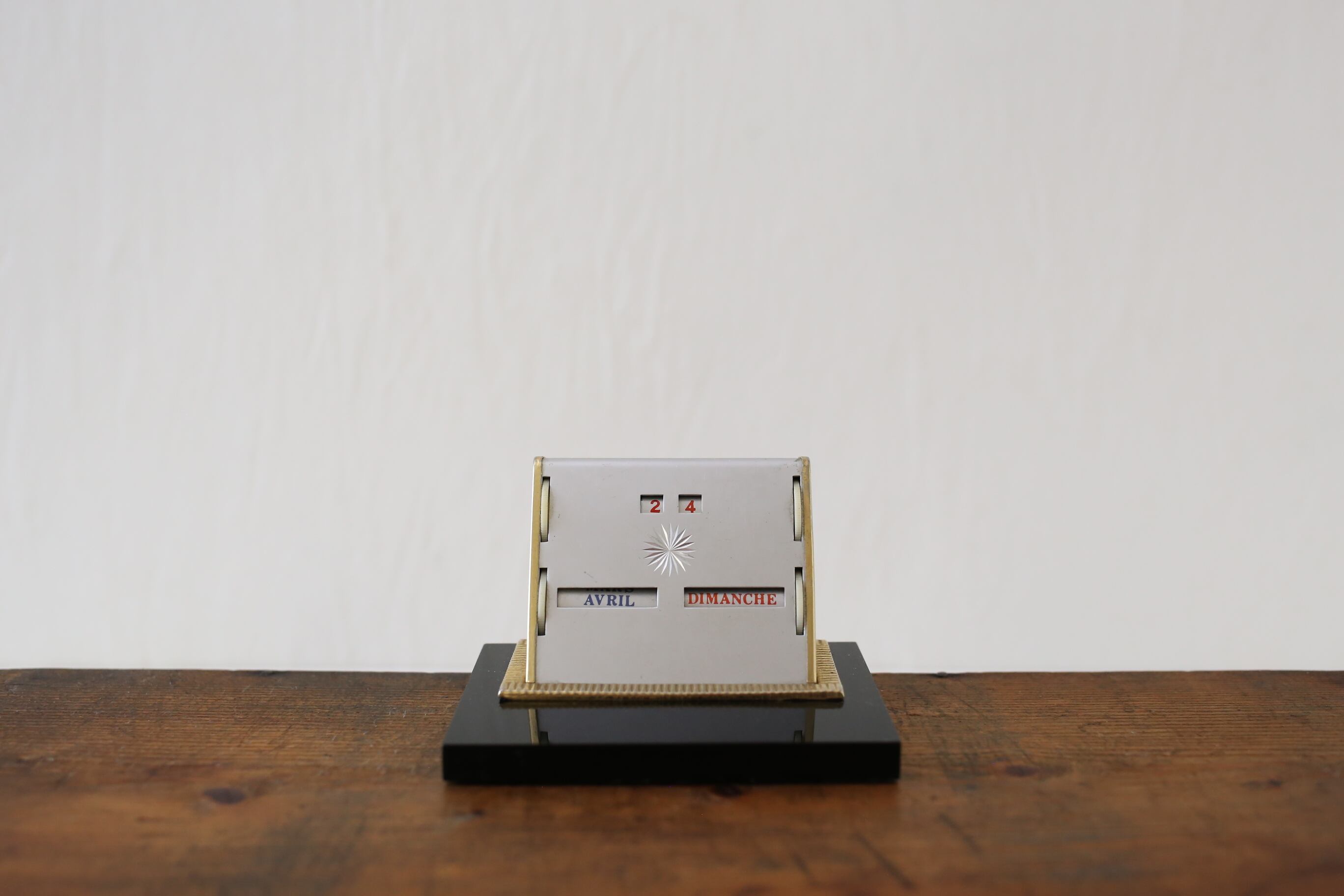 フランス　卓上カレンダー　アンティーク フランス ヴィンテージ 万年卓上カレンダー(ブラック×シルバー