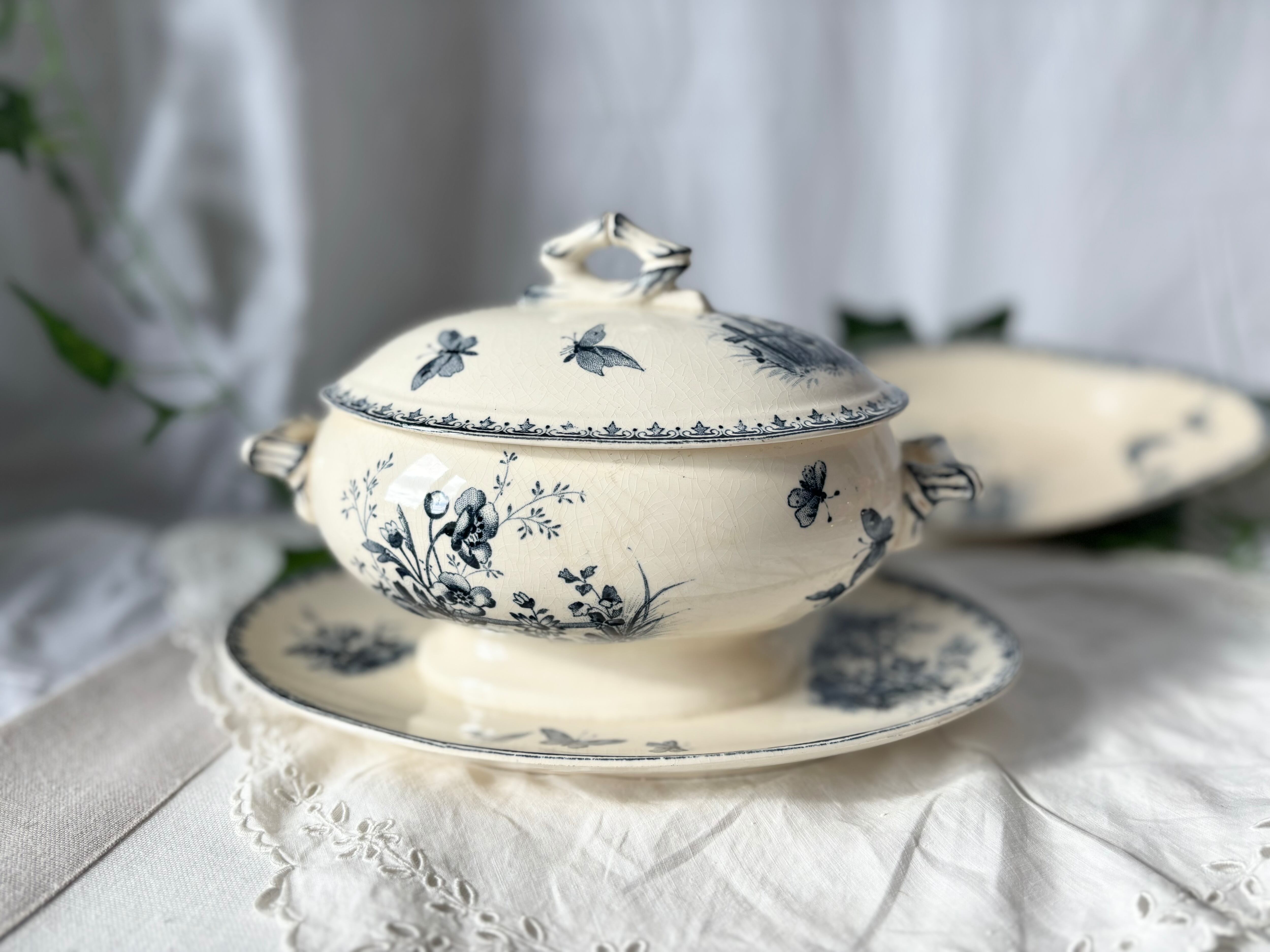 Luneville【リュネヴィル】/白のスーピエール・フランスアンティーク