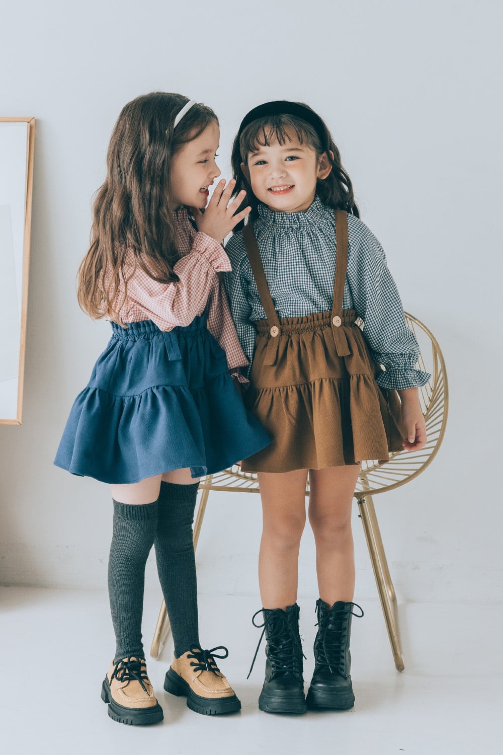 シャーリングフリルネックブラウス<Navy check> | Coquette