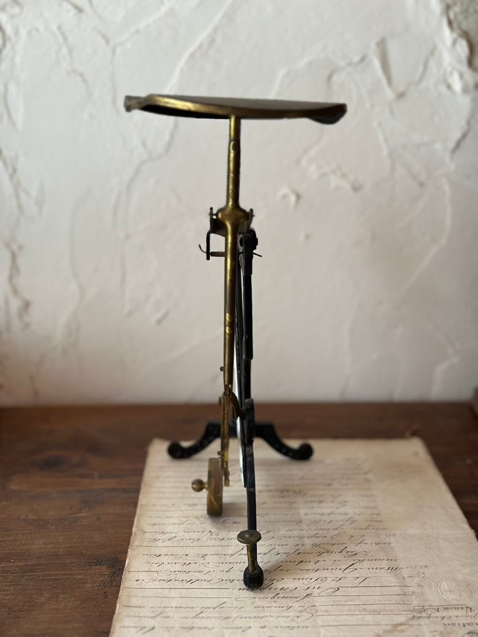振り子式レタースケール 天秤 琺瑯 | Brocante de La Cocotte