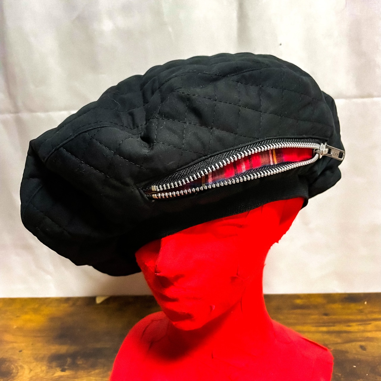 UNFINISHED BIGファスナーベレー帽