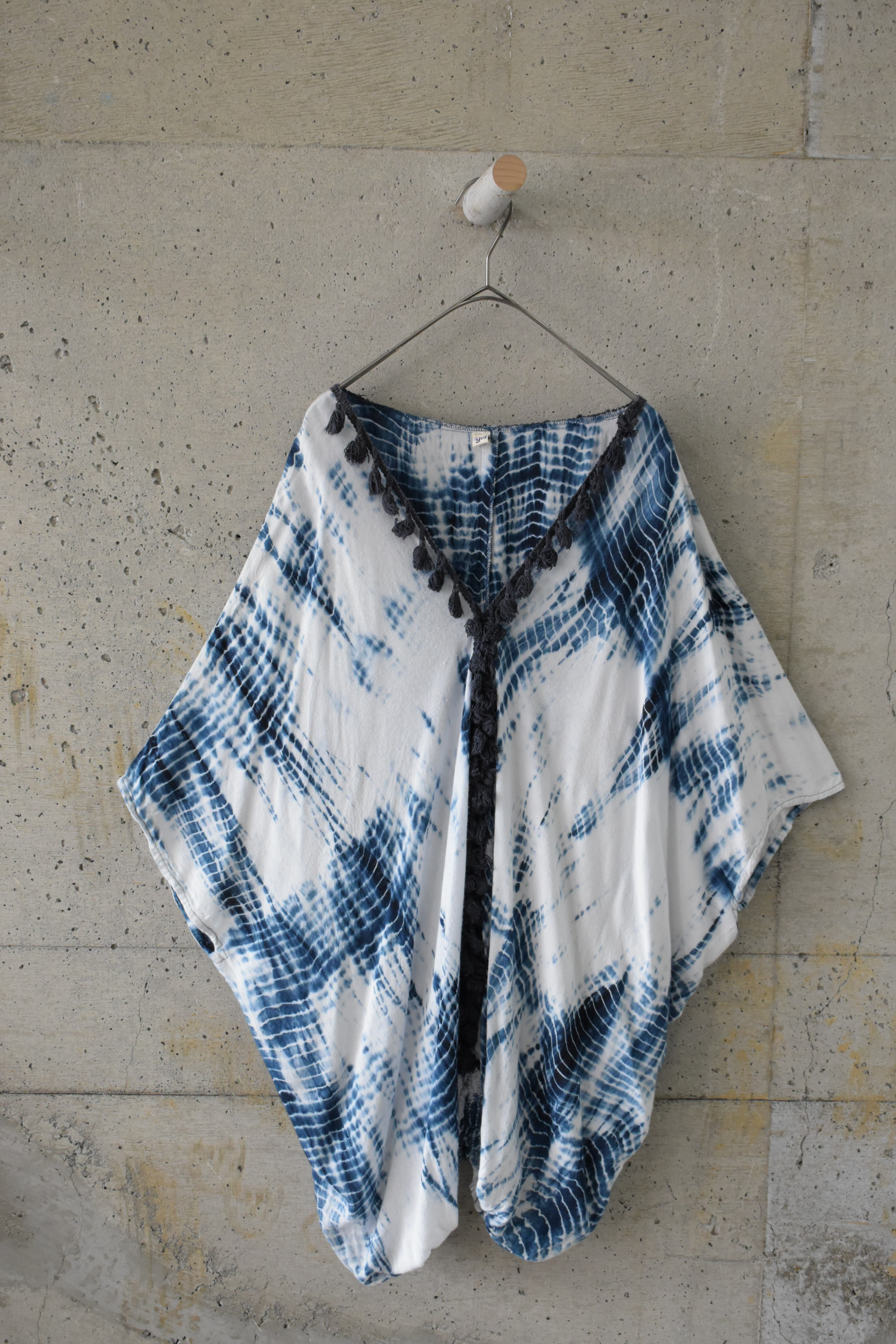 Indigo-dyed tie-dye top