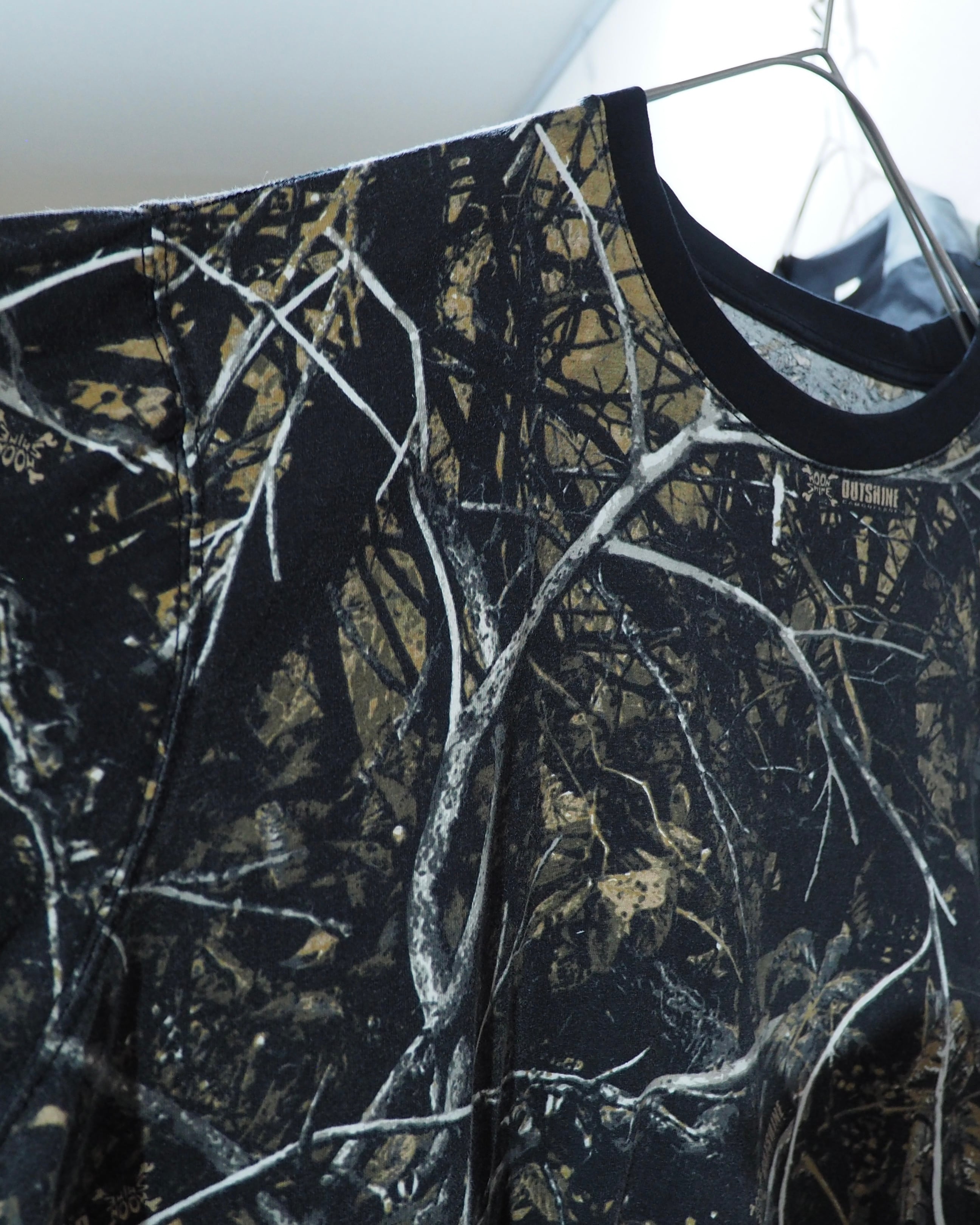Realtree Camouflage × Barbed wire printed Over silhouette Tee