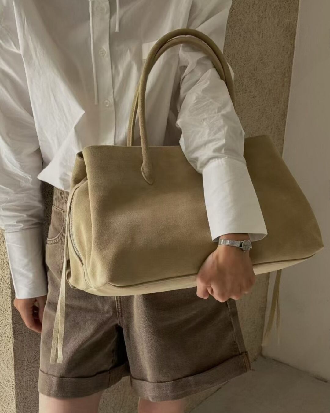 スエードレザースクエアショルダーバッグ