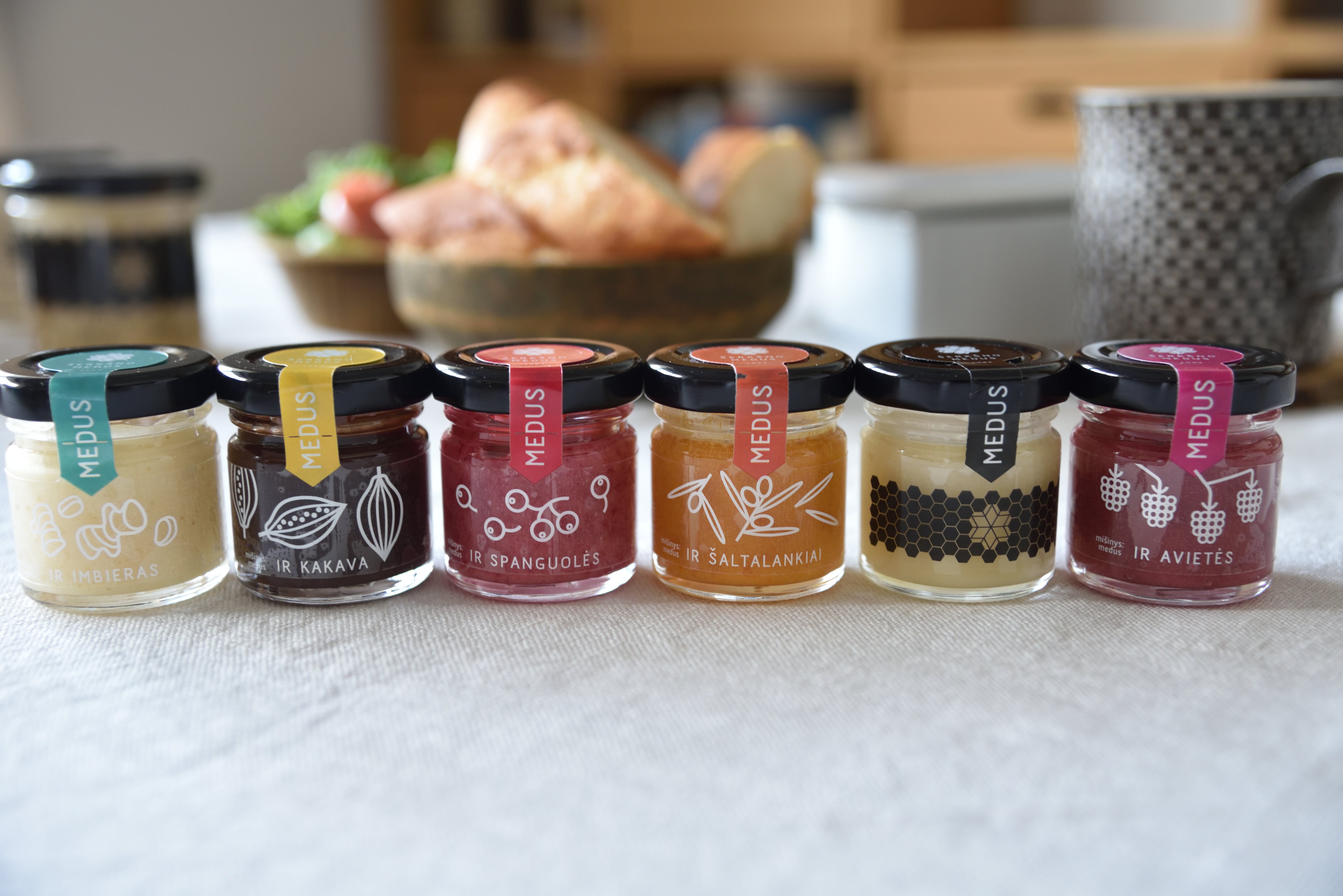 リトアニア産 天然はちみつフルーツ入り 40g