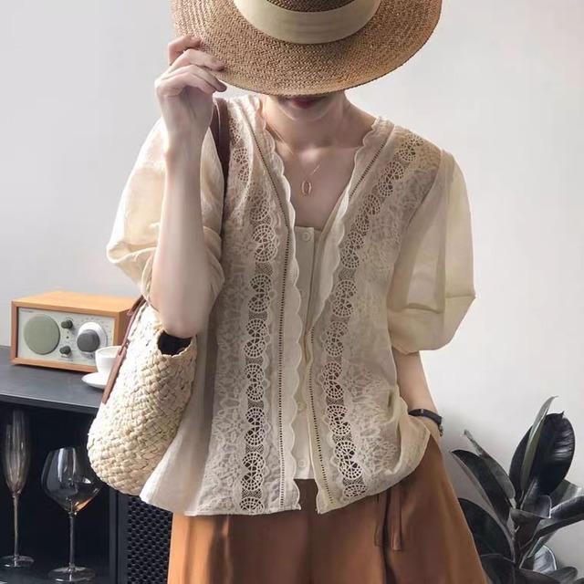 Sheer lace blouse　101414