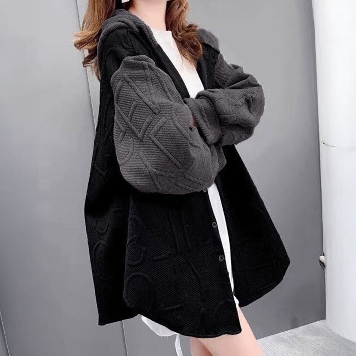 ビッグパーカー エンボスロゴ レディース 春秋 韓国 羽織り おしゃれ 大人 カジュアル ストリート系 オーバーサイズ ゆったり 体型カバー 大人可愛い 大人女子