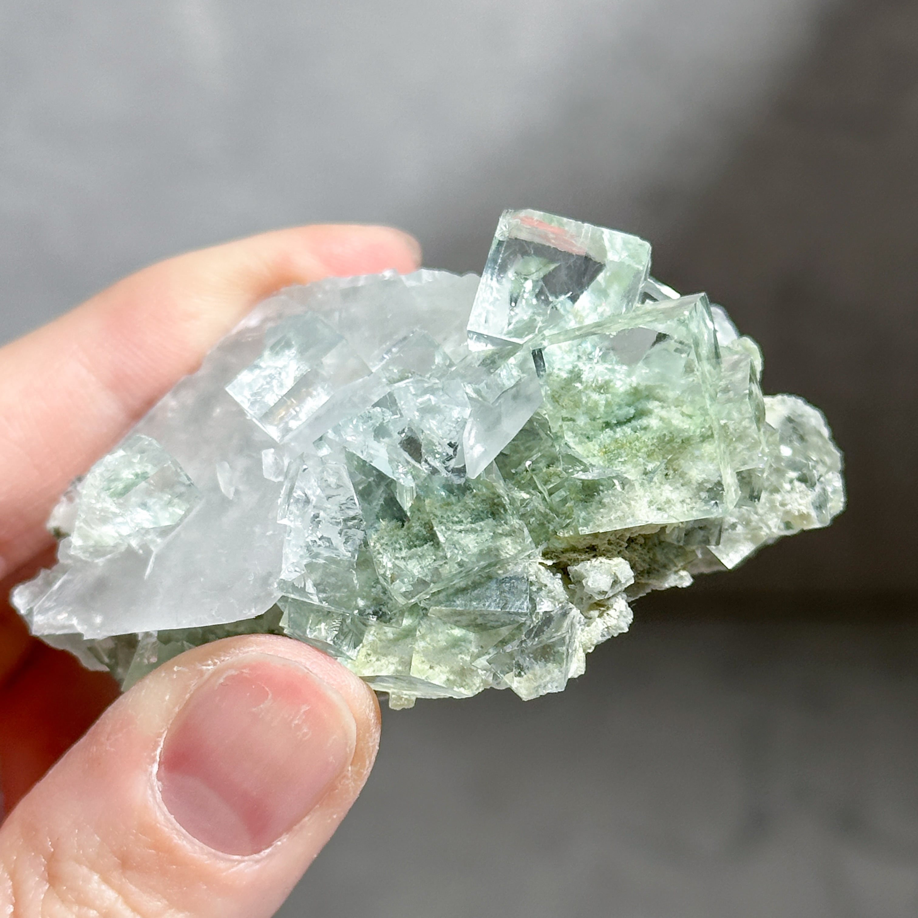 シャンファーリン産フローライト 原石24◇ Fluorite From Xianghualing
