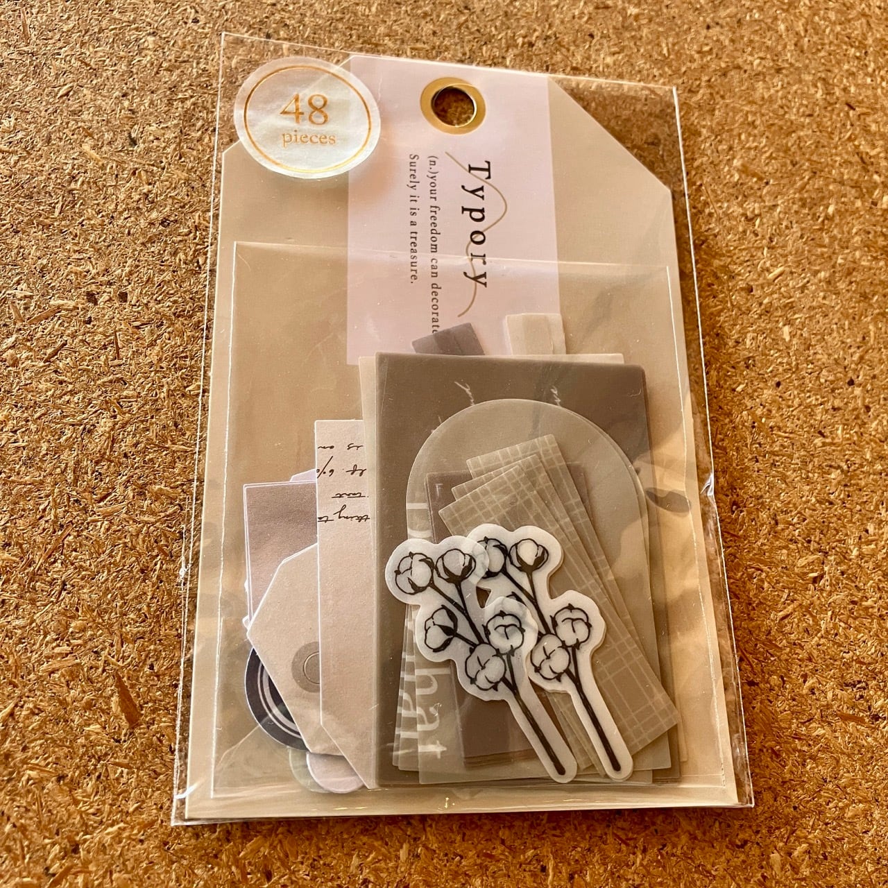 クーリア タイポリーステッカー ベージュ 71015 フレークシール PA08