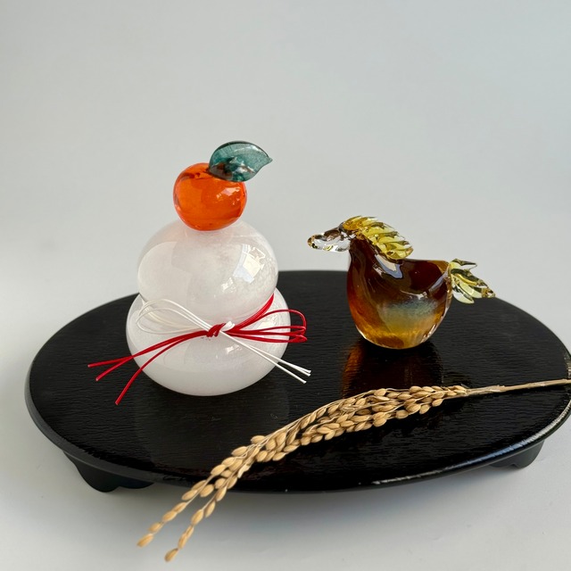 可児友紀 ガラスの鏡餅M × 干支S MSセット【黒台・稲穂付き】