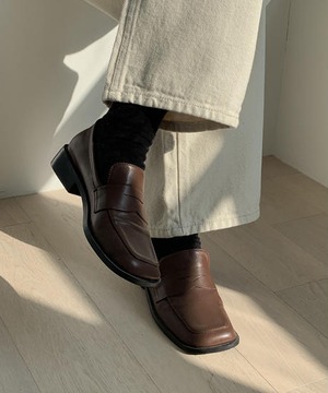 《即納商品》natural square toe loafer (brown / black)