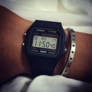 CASIO】デジタル腕時計 F91/チープカシオ/海外輸入品/大人気モデル