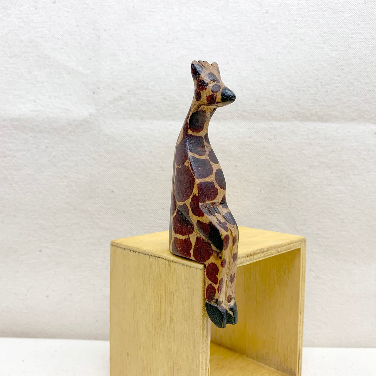 ケニア製キリンの置物 木彫り
