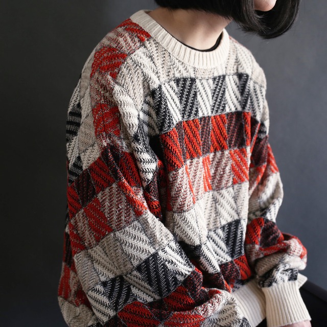 multi square pattern loose silhouette knit