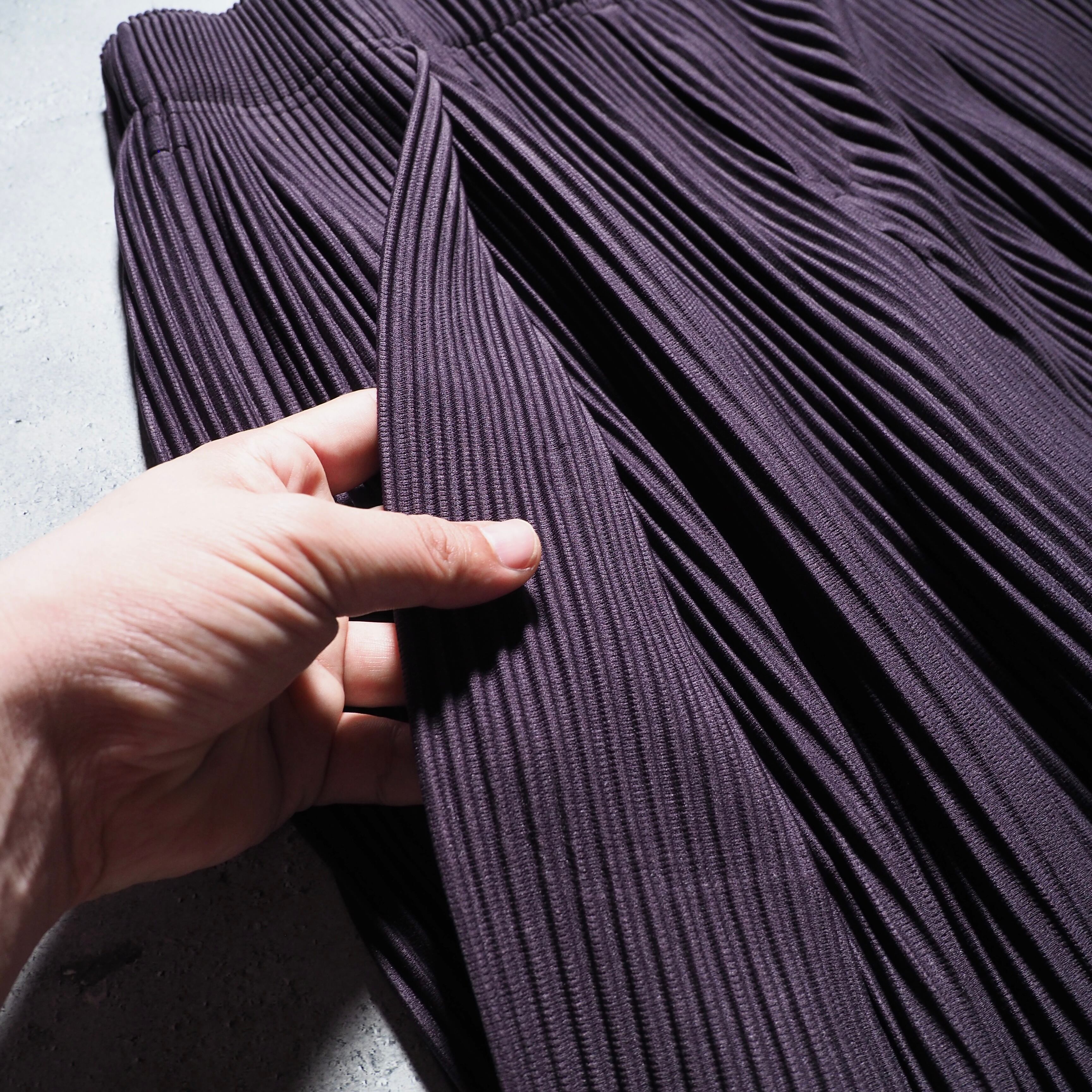 HOMME PLISSE ISSEY MIYAKE ” Light purple color pleats wide short