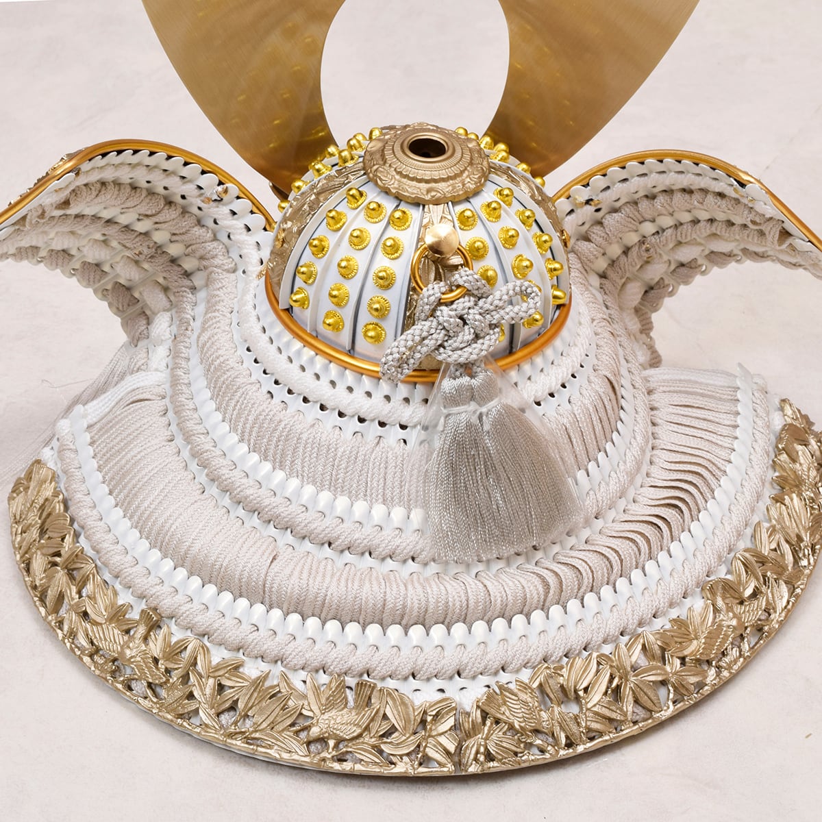 兜飾り【竹雀之兜】シャンパンゴールド｜おしゃれ｜コンパクト｜五月