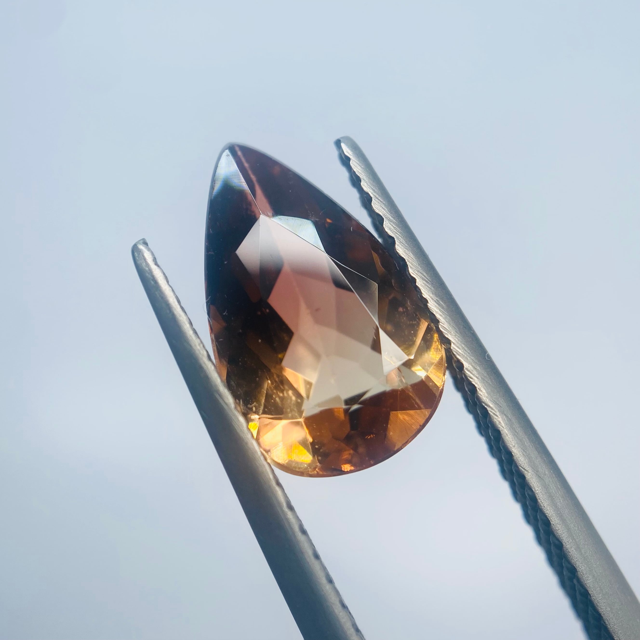 珍しいブラウン系グラデーションの大人トルマリン