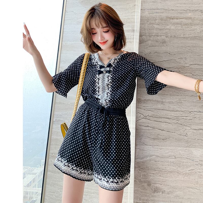 Vネックスリーブベルト ウェストワイドレッグワンピースショーツ サマースタイル フレアスリーブ リボン 夏物 ハーネス ブルマー ワイドパンツ MIUCO6381125251