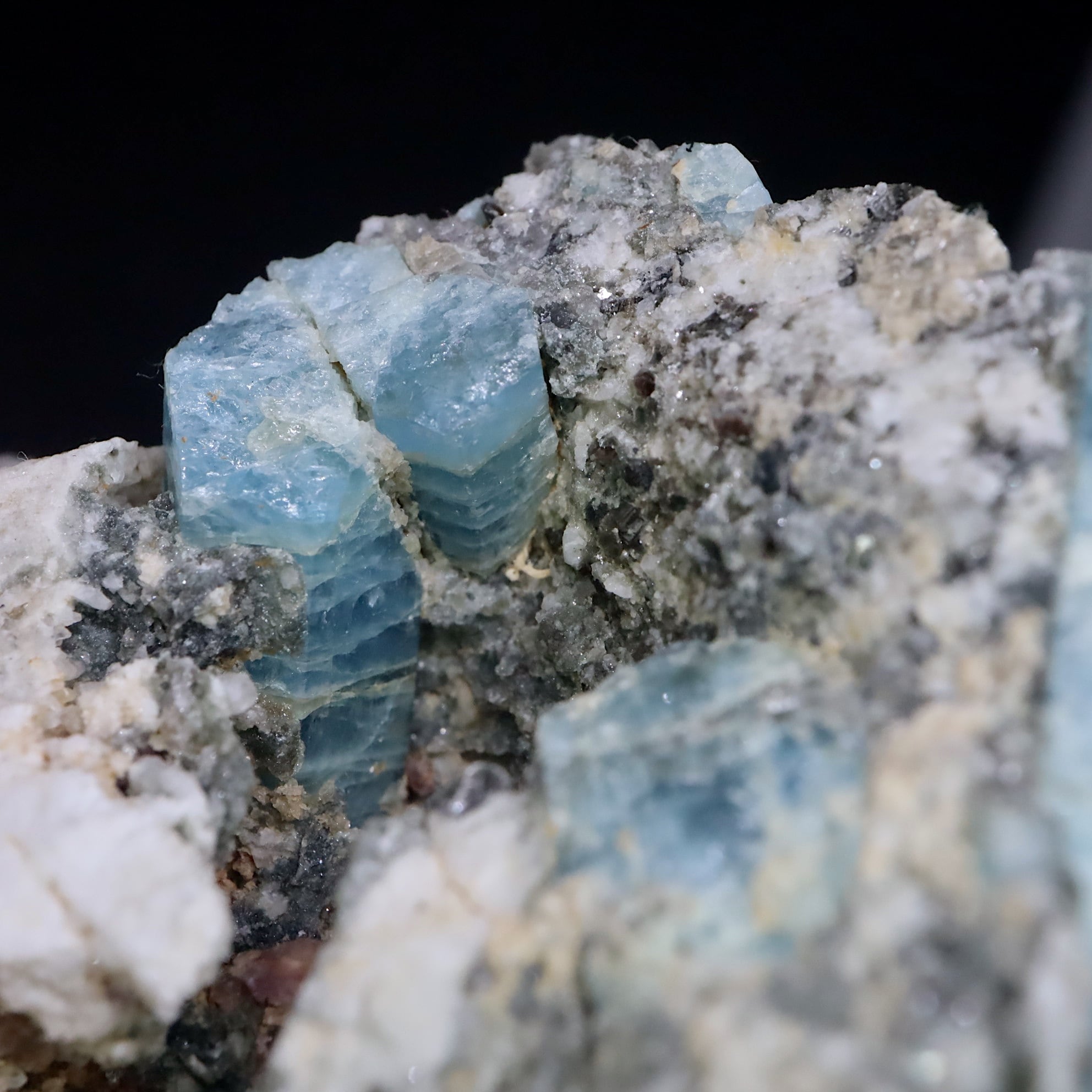 自主採掘！アクアマリン カリフォルニア産 205.4g AQ334 鉱物 原石