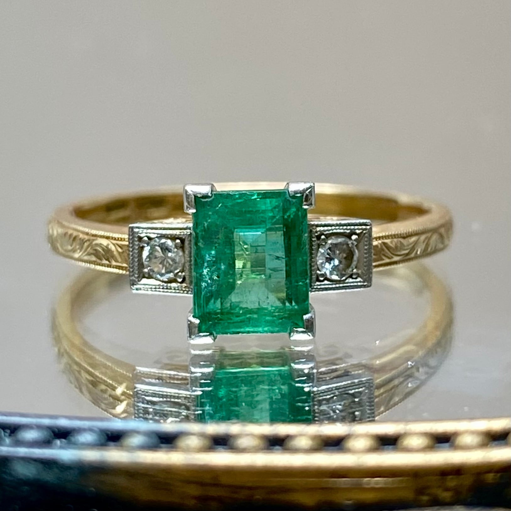 昭和の懐かしいエメラルドの指輪）Japanese Traditional ring