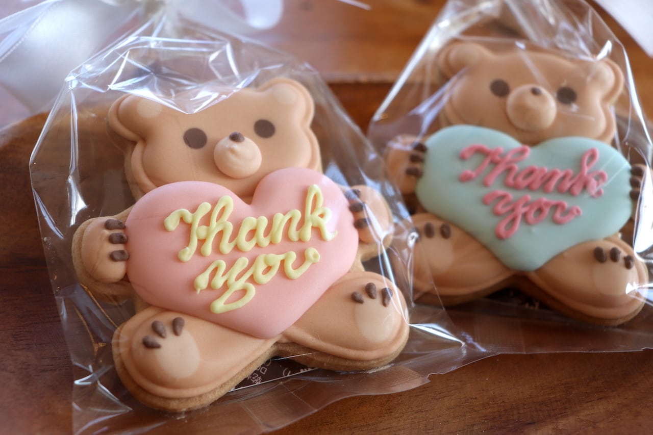 [新品未使用]⭐️ユニベア⭐️クッキークリーム❤お顔厳選❤ ラブリーベア Thank you | アイシングクッキー Berry DECO