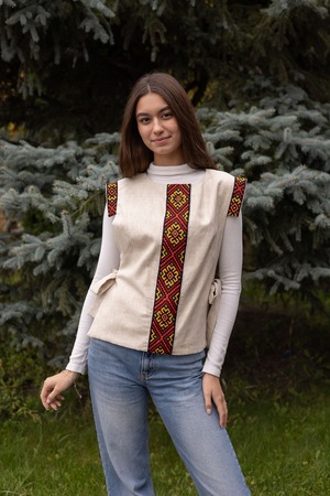 ウクライナ刺繍ヴィシヴァンカベスト 平行縫い　手刺繍　ブラウス　麻　レディース・フリーサイズ