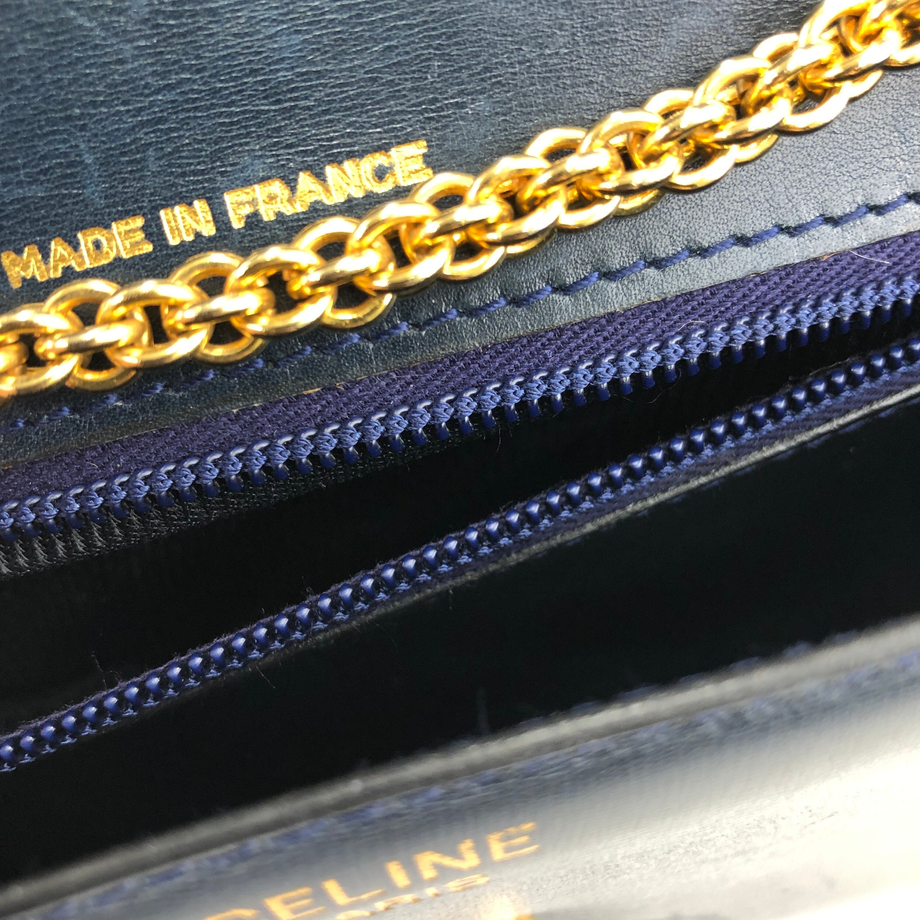 CELINE セリーヌ エンブレム ブラゾン レザー ポシェット CELINE セリーヌ エンブレム ブラゾン レザー ポシェット