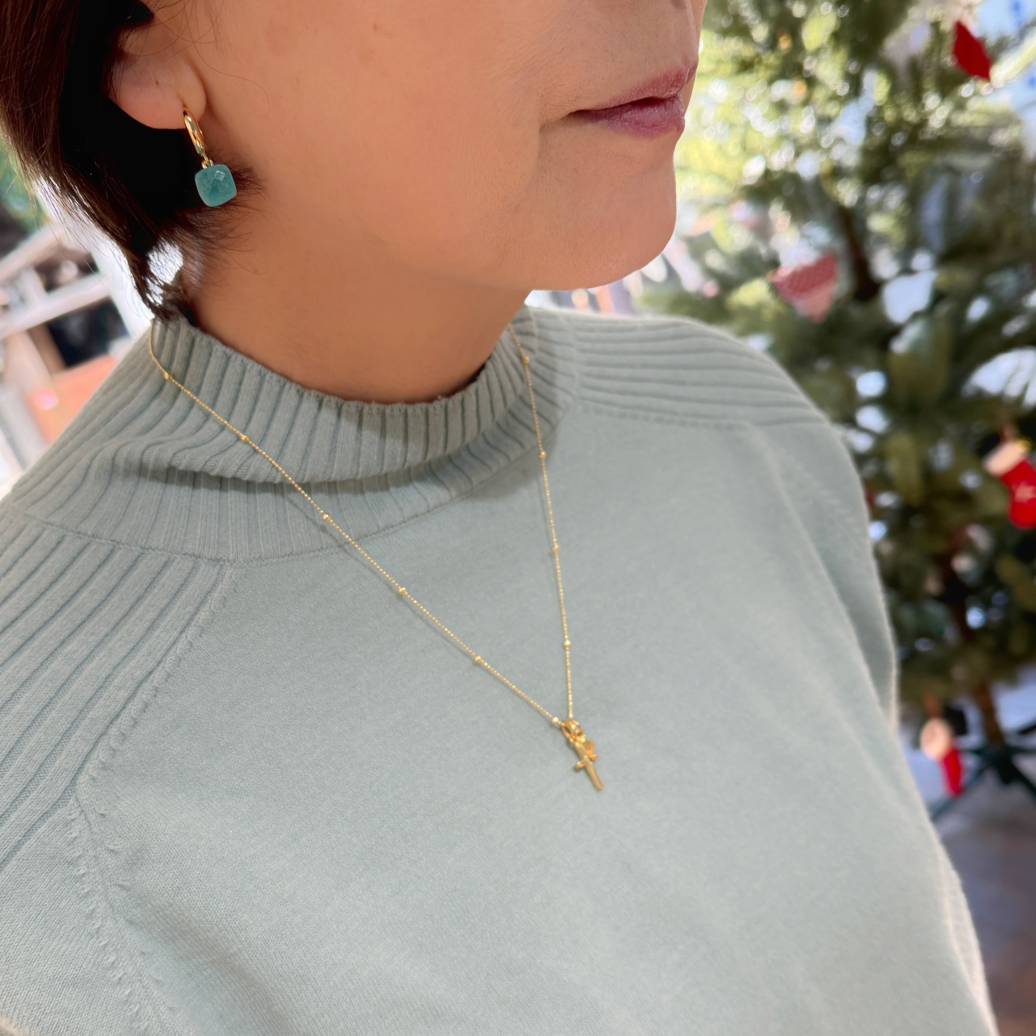 Gold Coating Sky Jade （ヒスイ）ゆれる カチッと フープ ピアス