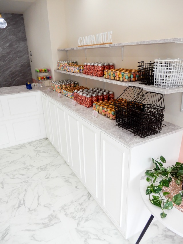 ケーキ屋さん向けディスプレイ収納キャビネット (大理石天板・オーダーメイド店舗什器)W2500