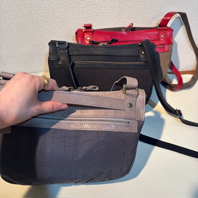 B.stuff　再入荷　ナイロンコンビショルダーバッグ