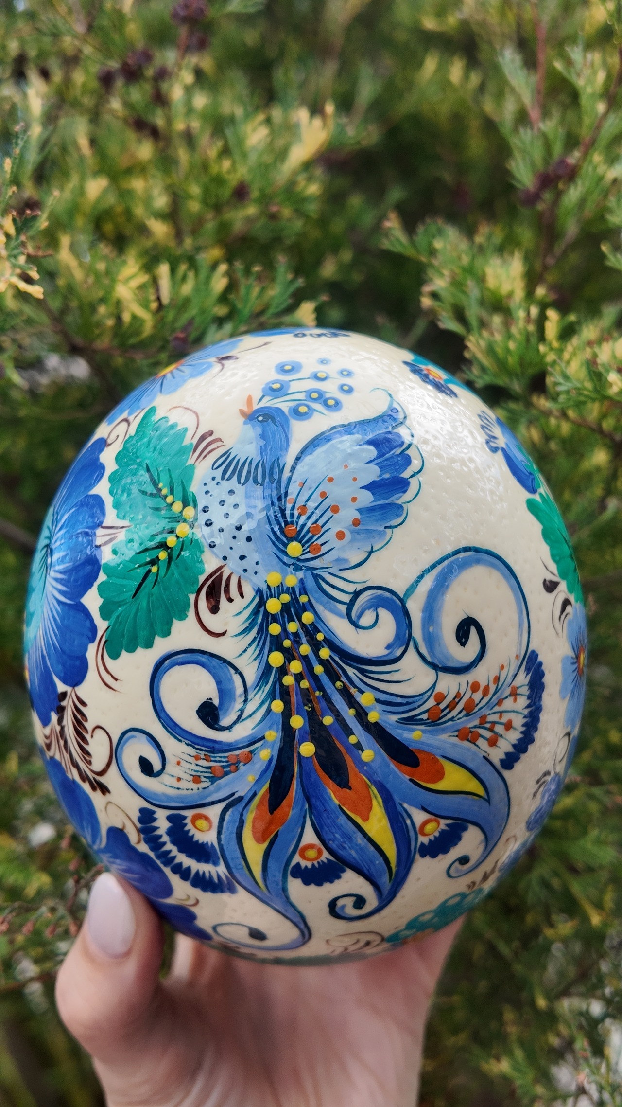 ペトリキウカ塗り　ダチョウの卵　プィサンカ・スタンド付き（イースター・エッグ） （Homenko作） Ostrich egg with wooden stand - 16