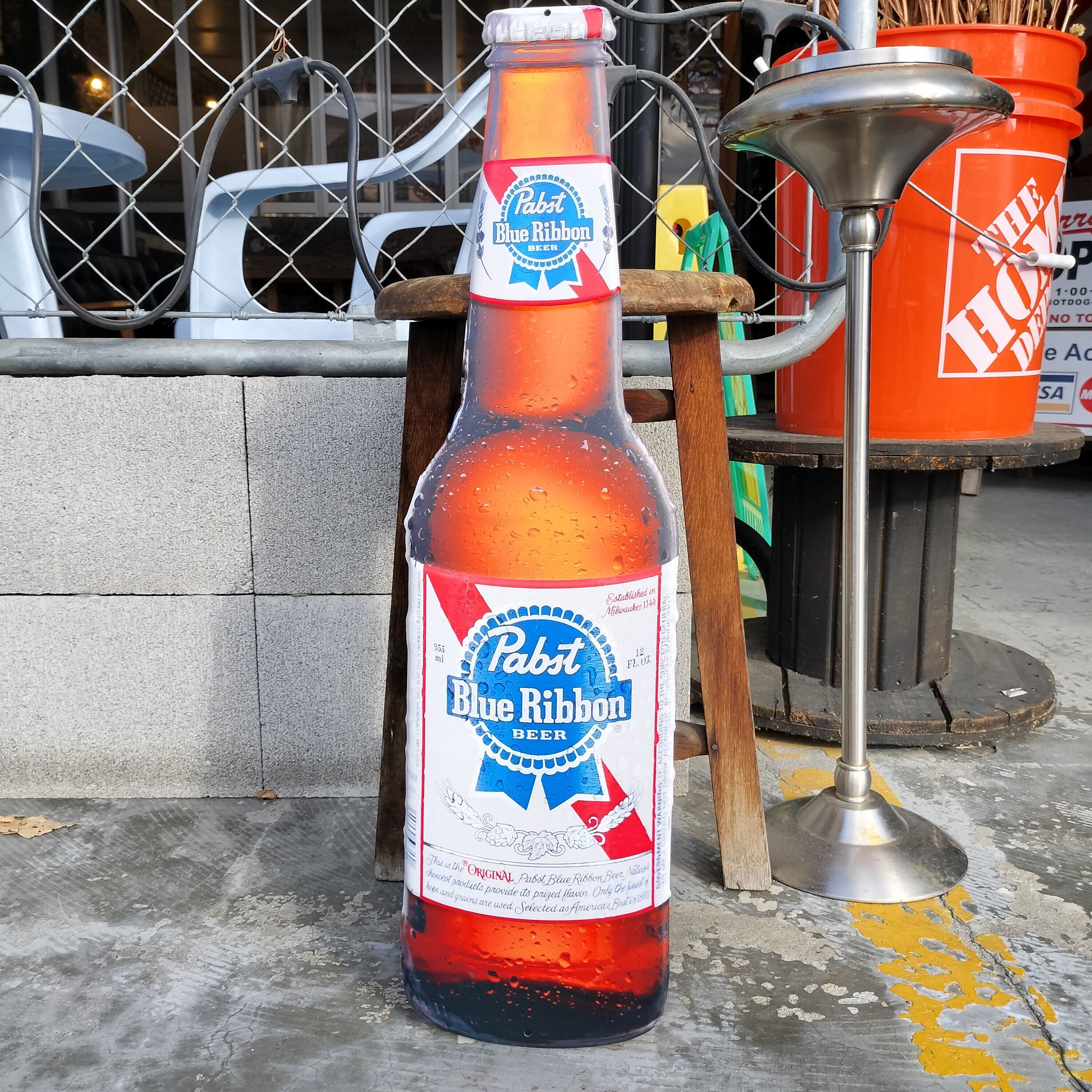 アメリカンエンボスサイン◆ビッグサイズ・Pabst Blue Ribbon パブスト ビール◆アメリカン雑貨 ブリキ看板 ガレージ