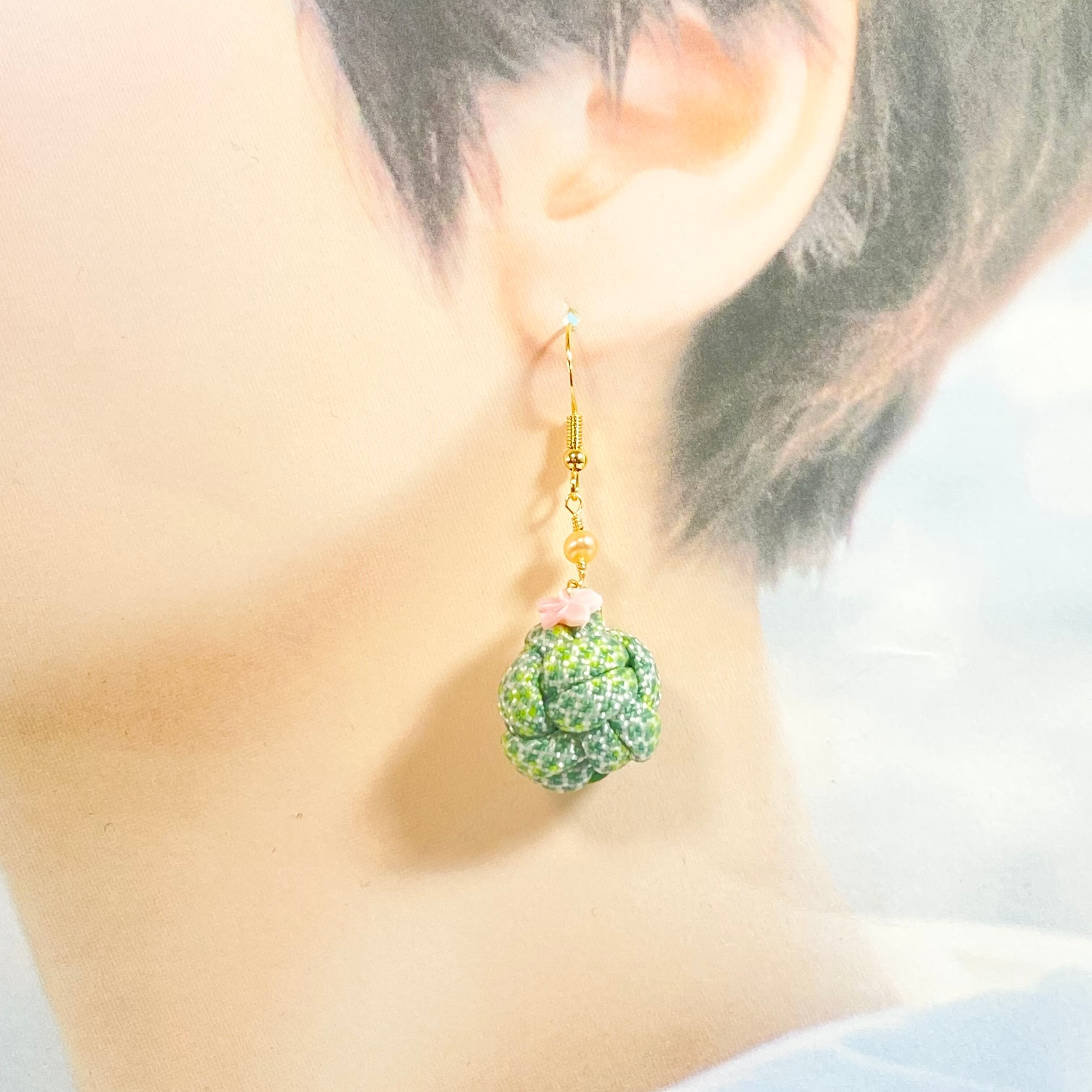 マザーオブパールと淡水パールとクィーンコンクシェルのピアス クィーンコンクシェルと淡水パールのピアス | Tellus（テルス