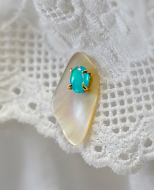 Mother of Pearl＆color Opal pierced