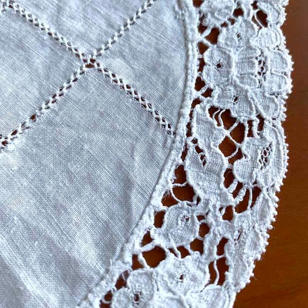 ドイリー　丸　フランスリネン　花びん敷き 12CLcw10-1