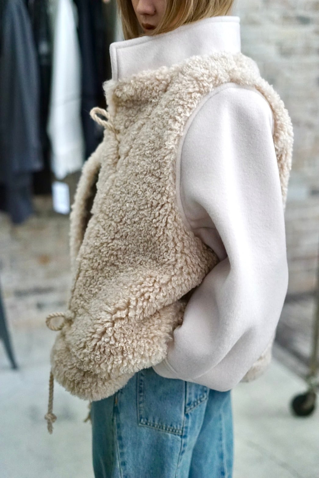 HYKE / DOUBLE FACE FAUX SHEARLING DUFFEL JACKET (BLACK, BEIGE