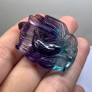 9.九尾狐☆狐フローライト ペンダントトップ