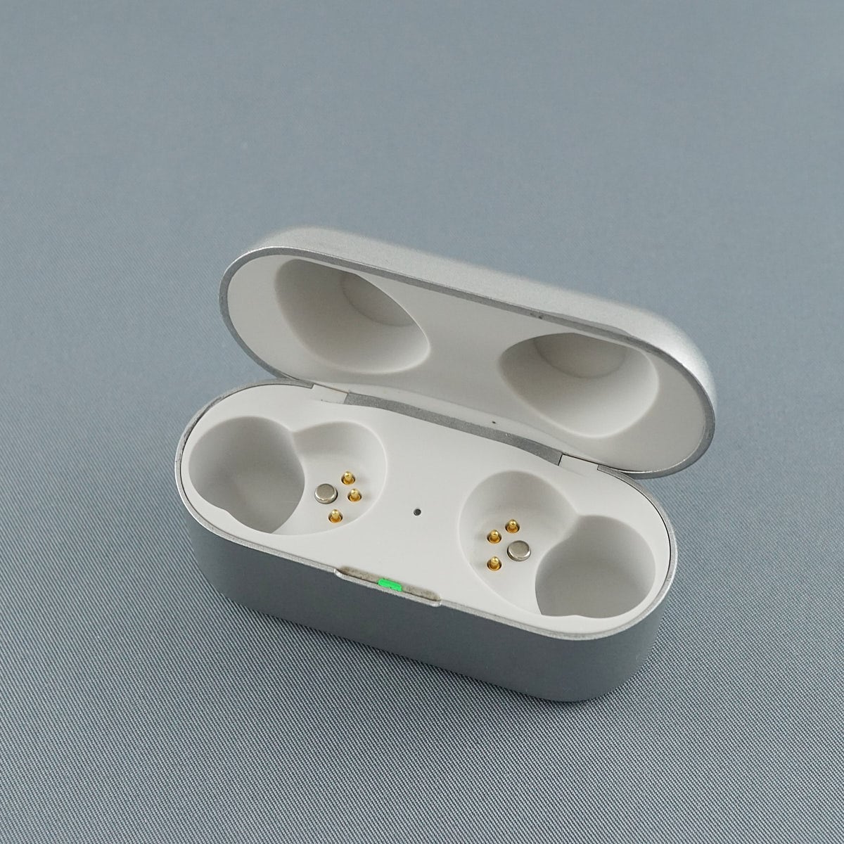 audio technics EAH-AZ40M2イヤホンケース、左耳 Panasonic Technics EAH-AZ40M2 充電ケースのみ USED品 テクニクス