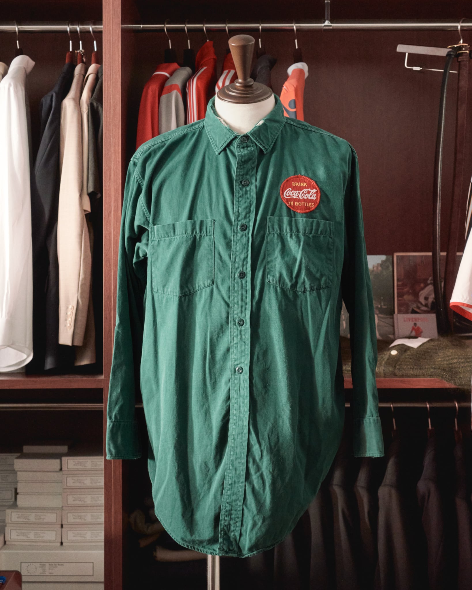 保管品 CocaCola TAIWA 長袖シャツ Lサイズ 深緑 Enjoy ワッペン 制服 ワークシャツ ユニフォーム コカコーラ  札幌市 清田区 平岡 未使用保管品 CocaCola TAIWA セットアップ 上着L ズボン9号 グリーン