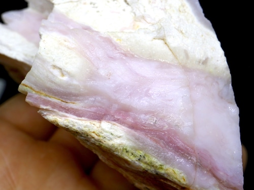 ペルー産 ピンクオパール 248,4g OP026 原石