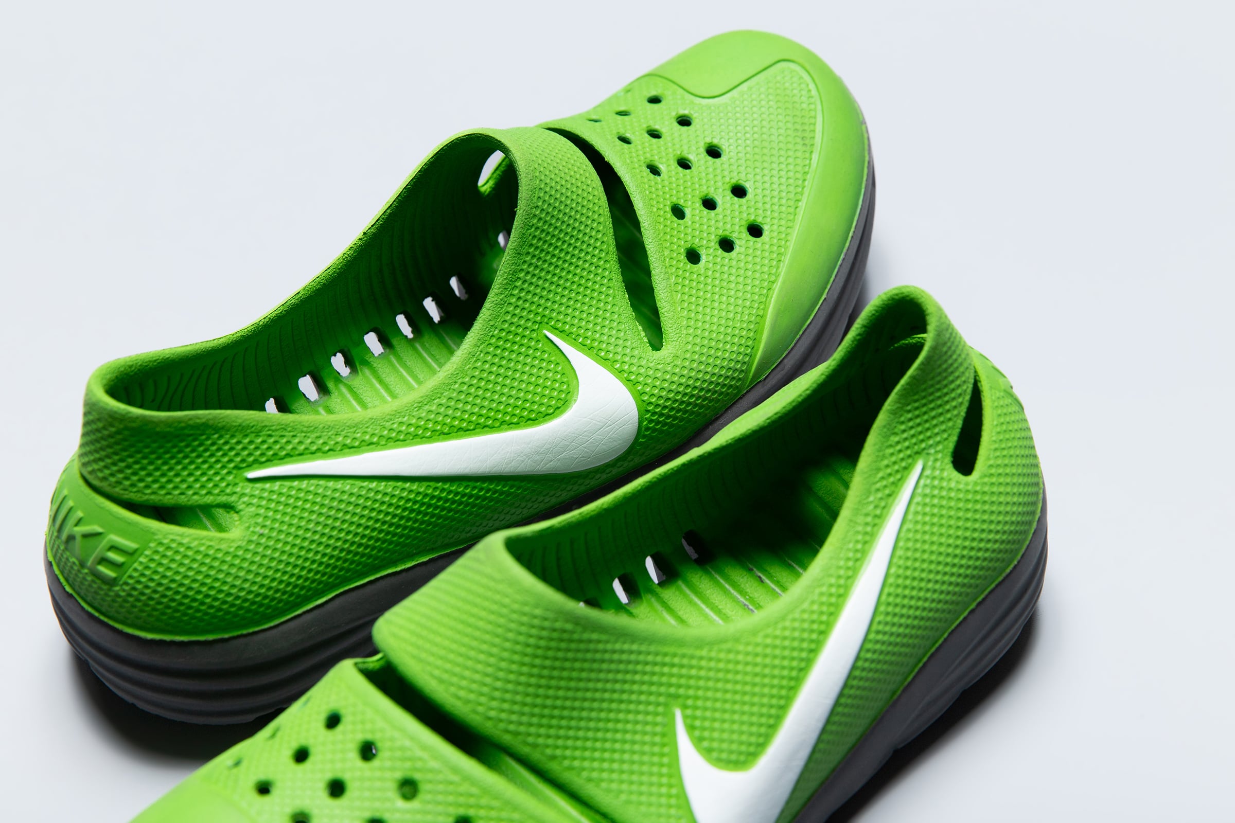 NIKE SOLAR SOFT SANDAL | PLAYGROUND | スニーカーショップ NIKE SOLAR SOFT SANDAL | PLAYGROUND | スニーカーショップ