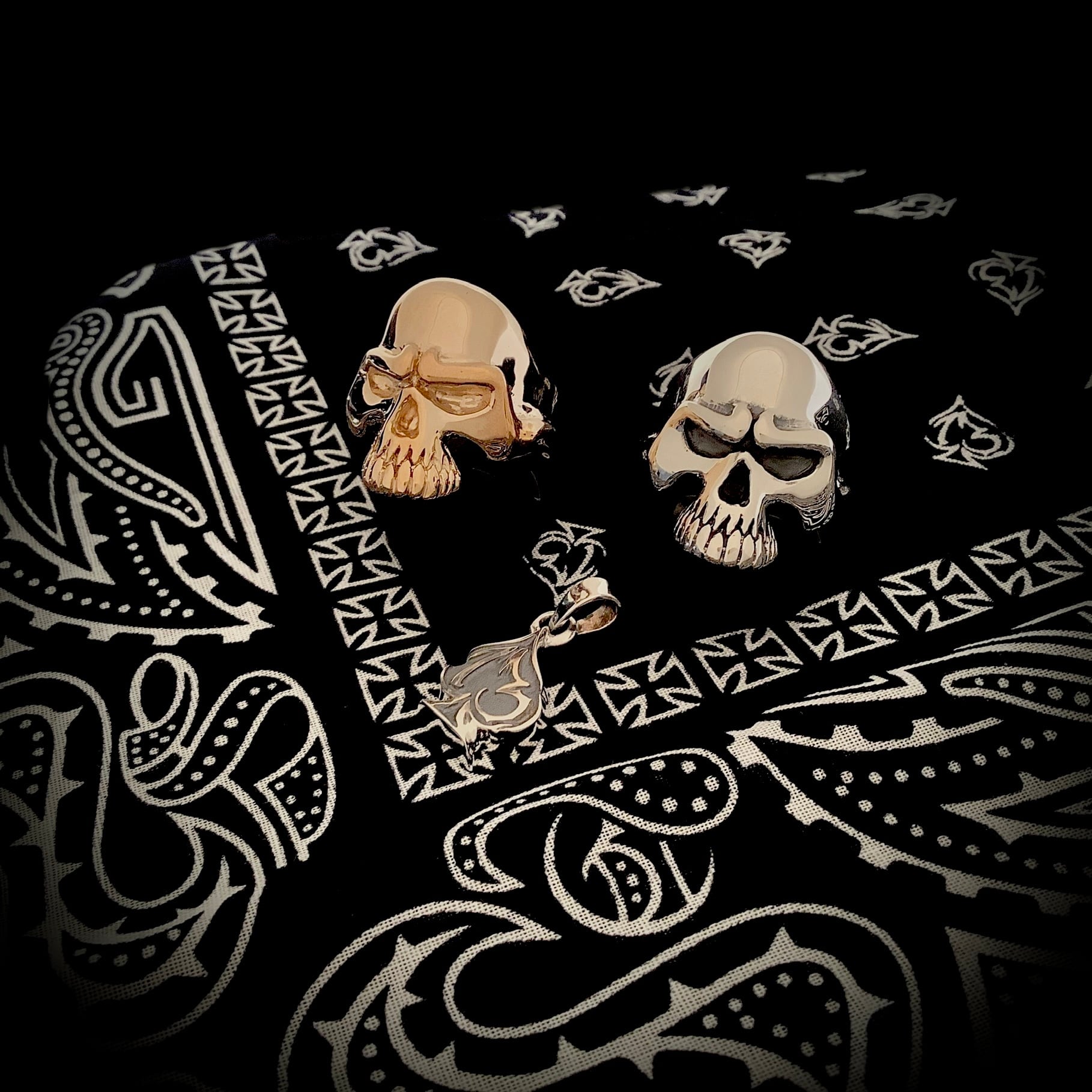 THIRTEEN DESIGNS サーティーンデザインズ KR-19 MIDDLE MAD SKULL