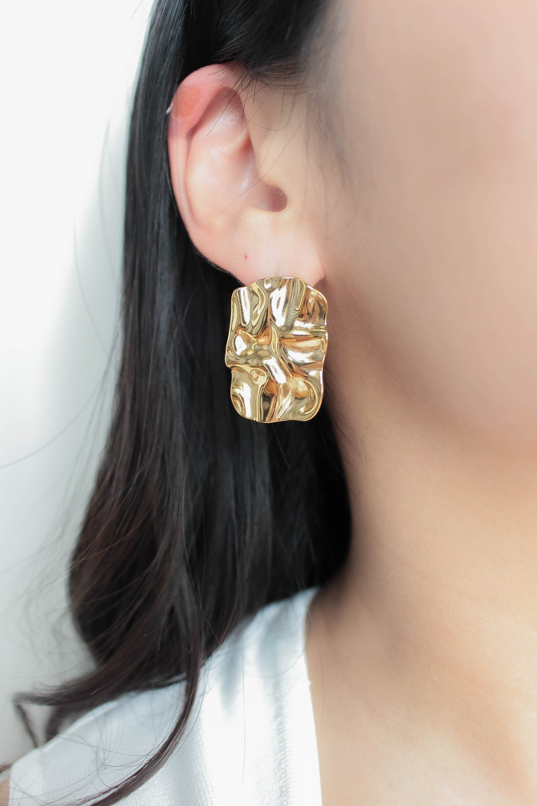 Unevenness Square Pierce