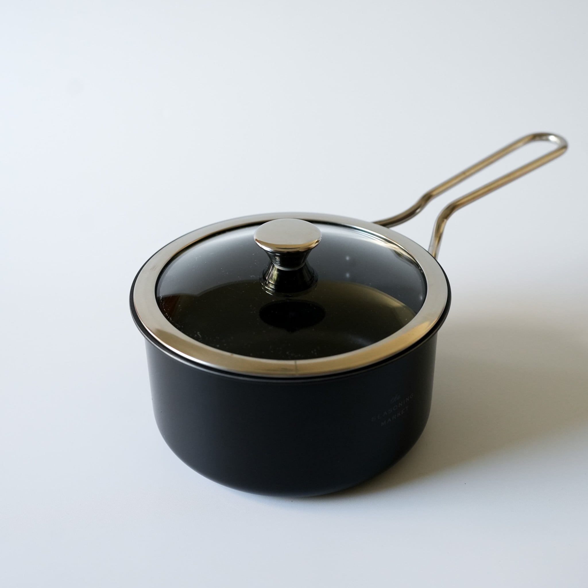 何役もこなす万能片手鍋 (ガス・IH対応) | the SEASONING MARKET