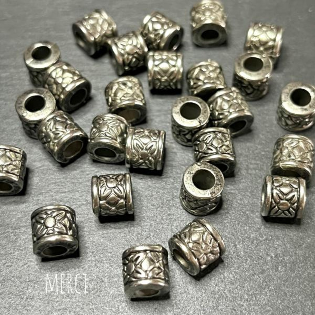 【6個】メタル風オーバル幾何学アクリルビーズ/スペーサ ー/CCB