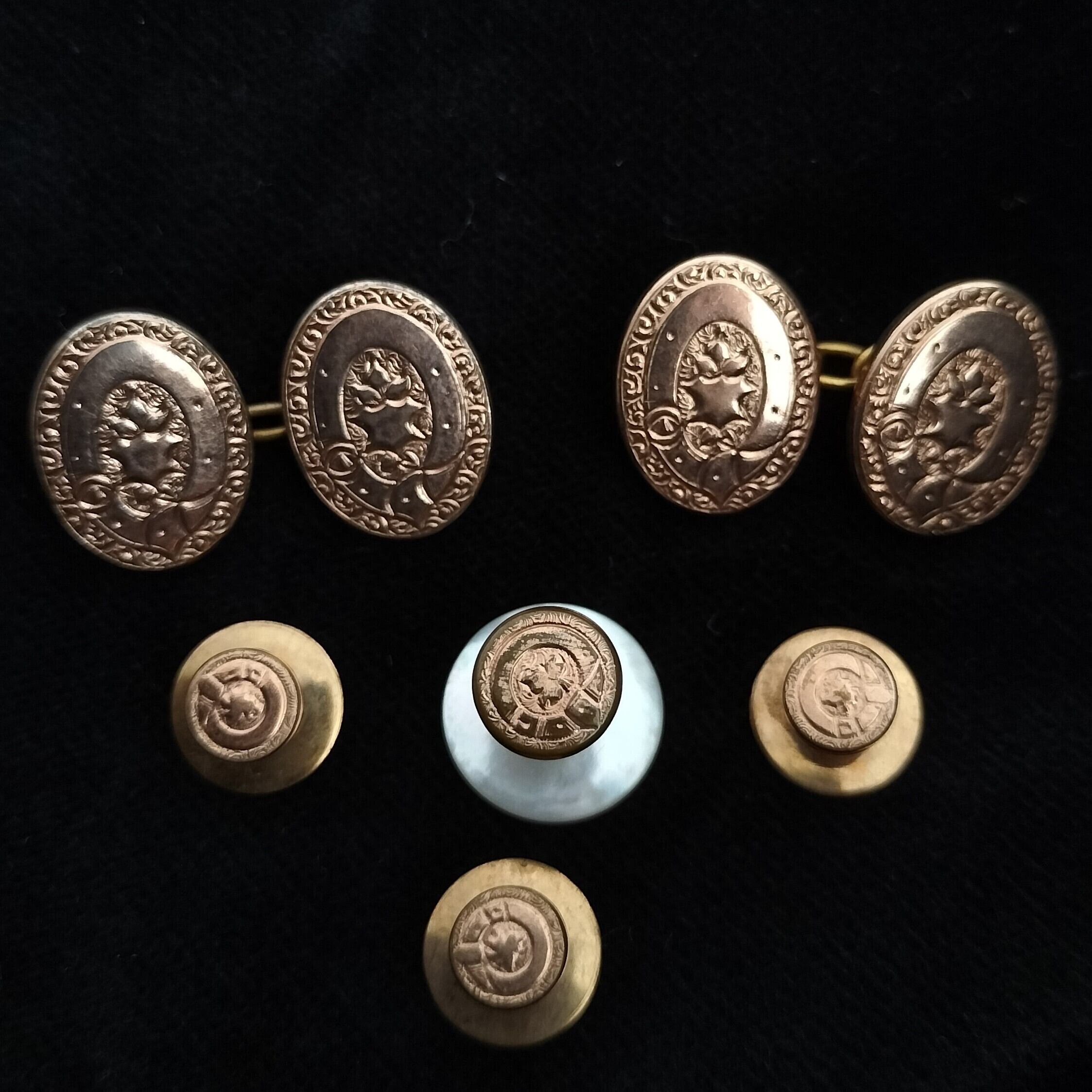 Antique Royal Garter Cufflinks & Studs set | Antico