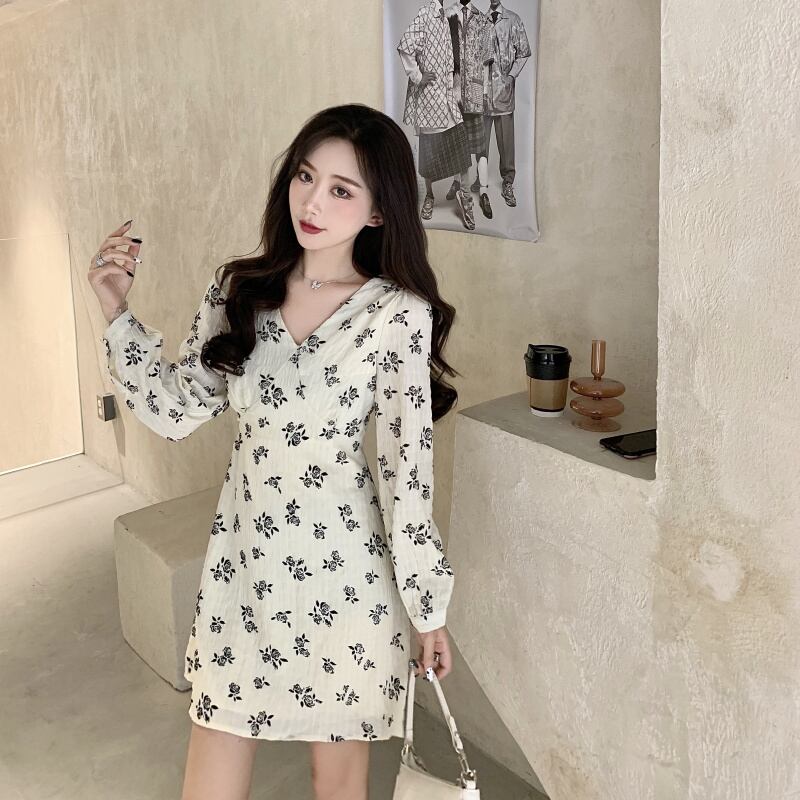 フランスの優しい風Vネック花柄長袖ドレス女性2020年秋新作ショートスカートボウオープンバックスカート ブラックストロベリース1755384652