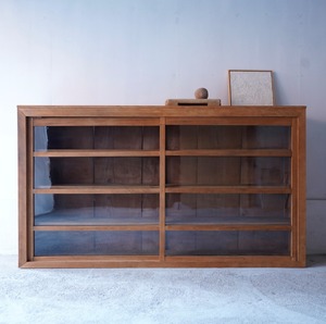 カウンターガラスケース