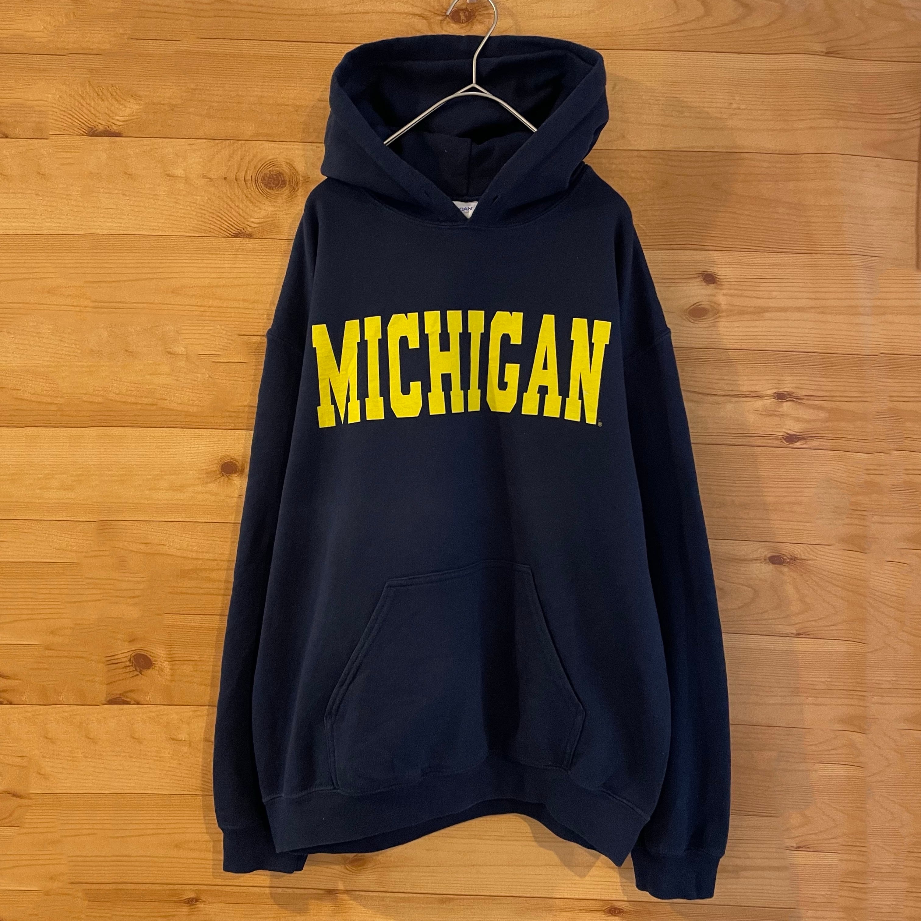 Michigan ミシガン大学　カレッジ　ナイロンプルオーバー　刺繍ロゴ